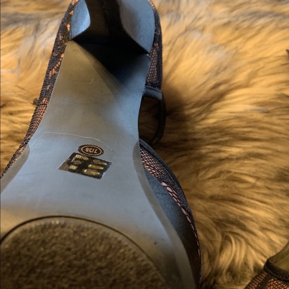 Chinese Laundry Stilettos Size 7 - Picture 5 of 7